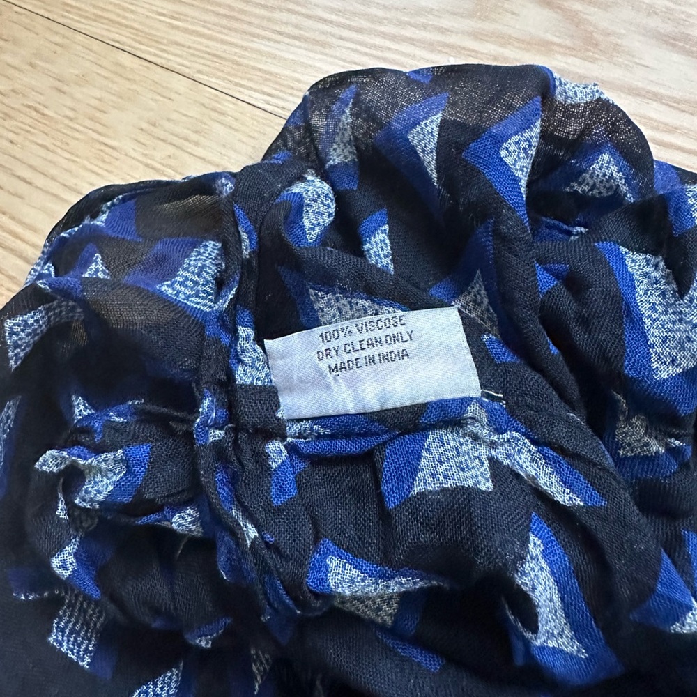 Black and Blue Geometric Infinity Scarf - Picture 2 of 4
